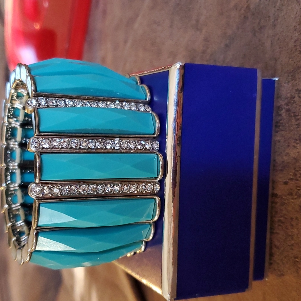 Gorgeous bracelet with faux diamonds